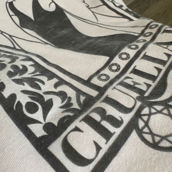 Cruella de Vil Disney Villains T-shirt Pale Pink & Gray Velvet Accent Women's 2X - Picture 5 of 6